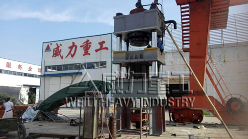 1200吨四柱液压机加工现场