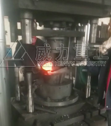 400吨热锻成型机锻压制造凿岩钎具