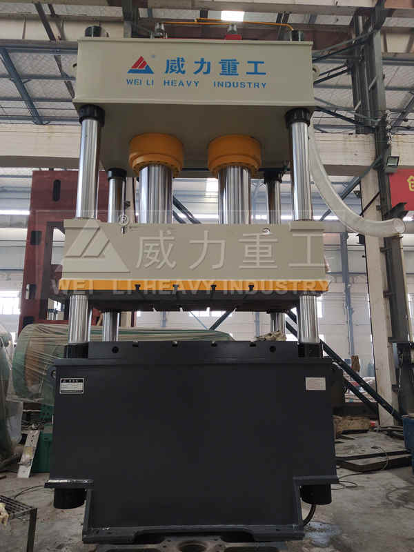 500吨SMC复合树脂穿线井成型液压机
